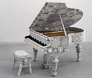 Joana Vasconcelos, Piano et crochet, 2